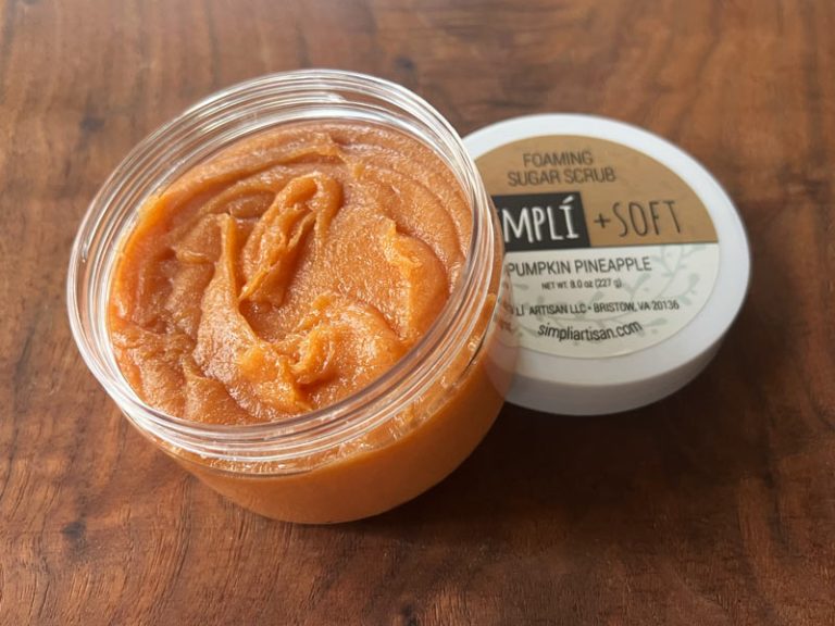 Home Foaming sugar scrub